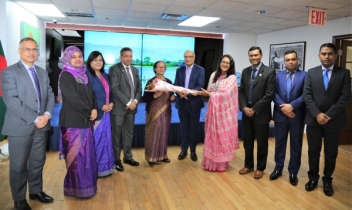নারী জাগরণ ও ক্ষমতায়নের অগ্রদূত শেখ হাসিনা নারী জাগরণ ও ক্ষমতায়নের অগ্রদূত শেখ হাসিনা