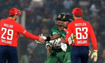 ইংলিশদেরকে ‘বাংলাওয়াশের’ হাতছানি টাইগারদের সামনে ইংলিশদেরকে ‘বাংলাওয়াশের’ হাতছানি টাইগারদের সামনে