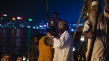 বুড়িগঙ্গার বুকে নৌকায় ভেসে অনবদ্য ‘জলের গান’ বুড়িগঙ্গার বুকে নৌকায় ভেসে অনবদ্য ‘জলের গান’