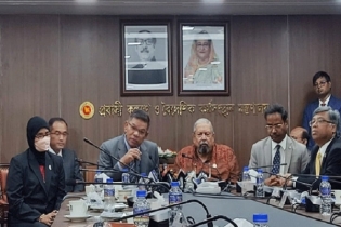 মালয়েশিয়ার স্বরাষ্ট্রমন্ত্রীর সঙ্গে সমঝোতা নিয়ে দীর্ঘ বৈঠক মালয়েশিয়ার স্বরাষ্ট্রমন্ত্রীর সঙ্গে সমঝোতা নিয়ে দীর্ঘ বৈঠক