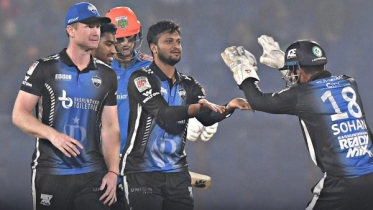খুলনাকে উড়িয়ে টানা ষষ্ঠ জয় রংপুরের