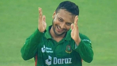 গোসকে ফিরিয়ে সাকিবের ৭০০