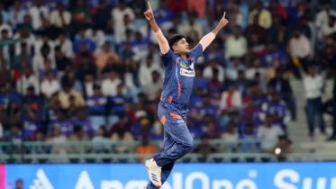 যশ ঠাকুরের বোলিং তোপে সহজ জয় লখনৌর যশ ঠাকুরের বোলিং তোপে সহজ জয় লখনৌর