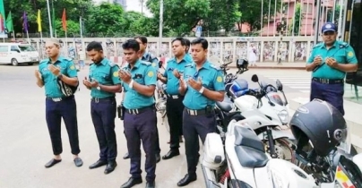 ঈদ-রোজা সামনে রেখে ঢাকায় সতর্ক অবস্থানে পুলিশ ঈদ-রোজা সামনে রেখে ঢাকায় সতর্ক অবস্থানে পুলিশ