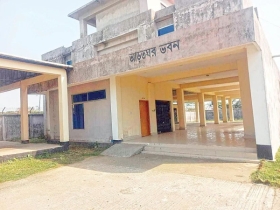 মাছ আসা কমেছে, বরফ কমেছে, তবু মুনাফায় বিএফডিসি