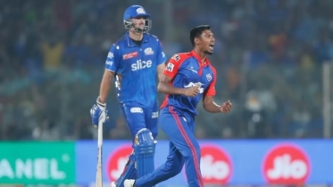 মোস্তাফিজের খরুচে বোলিংয়ের পর নরকিয়ার শেষ ওভারে নাটকীয়তা মোস্তাফিজের খরুচে বোলিংয়ের পর নরকিয়ার শেষ ওভারে নাটকীয়তা
