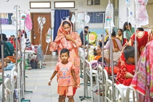 প্রতি ২০০ ডেঙ্গু রোগীর মধ্যে একজন মারা যাচ্ছেন প্রতি ২০০ ডেঙ্গু রোগীর মধ্যে একজন মারা যাচ্ছেন