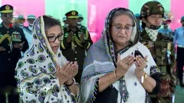 জাতীয় শোক দিবসে টুঙ্গিপাড়ায় বঙ্গবন্ধুর প্রতি প্রধানমন্ত্রীর শ্রদ