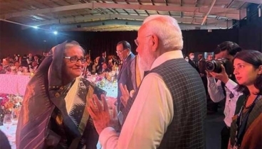 জোহানেসবার্গে নৈশভোজে শেখ হাসিনার সঙ্গে নরেন্দ্র মোদির কুশল বিনিম জোহানেসবার্গে নৈশভোজে শেখ হাসিনার সঙ্গে নরেন্দ্র মোদির কুশল বিনিম