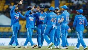 শ্রীলঙ্কাকে হারিয়ে ফাইনাল নিশ্চিত করল ভারত শ্রীলঙ্কাকে হারিয়ে ফাইনাল নিশ্চিত করল ভারত