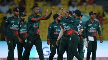 ওয়ানডেতে বাংলাদেশকে আটে নামিয়ে দিল শ্রীলঙ্কা ওয়ানডেতে বাংলাদেশকে আটে নামিয়ে দিল শ্রীলঙ্কা