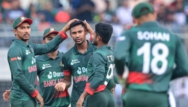 টস হেরে বোলিংয়ে বাংলাদেশ টস হেরে বোলিংয়ে বাংলাদেশ