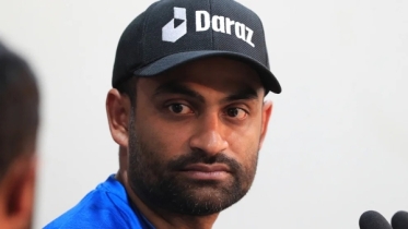 `আমাকে ভুলে যাইয়েন না` `আমাকে ভুলে যাইয়েন না`