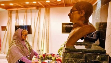 ওয়াশিংটন ডিসির বাংলাদেশ দূতাবাস পরিদর্শনে প্রধানমন্ত্রী
