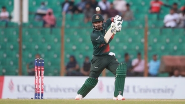 জরুরি পারিবারিক প্রয়োজনে দেশে ফিরলেন লিটন জরুরি পারিবারিক প্রয়োজনে দেশে ফিরলেন লিটন