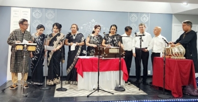 বাংলাদেশি-আমেরিকান পেশাজীবীদের স্বর্ণ যুগের গানে মনোমুগ্ধকর আয়োজন বাংলাদেশি-আমেরিকান পেশাজীবীদের স্বর্ণ যুগের গানে মনোমুগ্ধকর আয়োজন