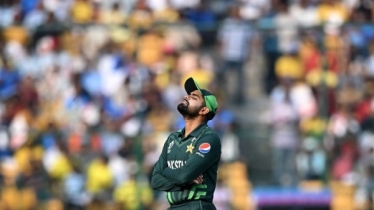পাকিস্তানের নেতৃত্ব ছাড়লেন বাবর পাকিস্তানের নেতৃত্ব ছাড়লেন বাবর