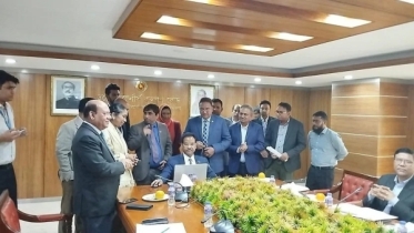 নগদ সহায়তা পাচ্ছেন ২ লাখ বিদেশফেরত কর্মী নগদ সহায়তা পাচ্ছেন ২ লাখ বিদেশফেরত কর্মী