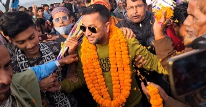 ভোট দিতে হেলিকপ্টারে বাড়ি এলেন ইতালি প্রবাসী