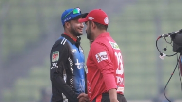 দেখা হলেও কোন কথা হলো না সাকিব-তামিমের দেখা হলেও কোন কথা হলো না সাকিব-তামিমের