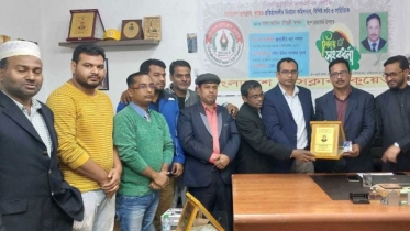 প্রবাসে বাংলা সাহিত্য চর্চায় অবদান, সম্মাননা পেলেন স্বপন