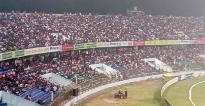 ছুটির দিনে ভরলো জহুর আহমেদের গ্যালারি