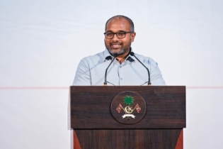 অভিবাসীদের সমস্যা সমাধানের আশ্বাস দিলেন মালদ্বীপের স্বরাষ্ট্রমন্ত অভিবাসীদের সমস্যা সমাধানের আশ্বাস দিলেন মালদ্বীপের স্বরাষ্ট্রমন্ত