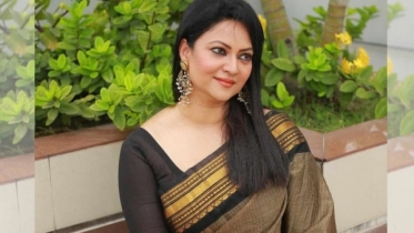 ৮ বছর পর পর্দায় ফিরলেন রিচি সোলায়মান ৮ বছর পর পর্দায় ফিরলেন রিচি সোলায়মান