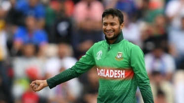 আপাতত দেশে ফিরছেন না সাকিব আপাতত দেশে ফিরছেন না সাকিব