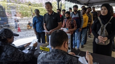 মালয়েশিয়া থেকে সাধারণ ক্ষমায় ফিরেছেন লক্ষাধিক কর্মী মালয়েশিয়া থেকে সাধারণ ক্ষমায় ফিরেছেন লক্ষাধিক কর্মী