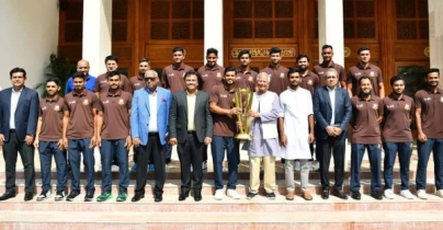 পাকিস্তানের মাটিতে ইতিহাস গড়া দলকে সংবর্ধনা দিলেন প্রধান উপদেষ্টা পাকিস্তানের মাটিতে ইতিহাস গড়া দলকে সংবর্ধনা দিলেন প্রধান উপদেষ্টা