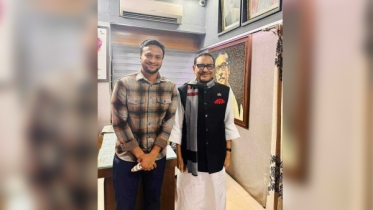 হঠাৎ আওয়ামী লীগের ধানমণ্ডি কার্যালয়ে সাকিব