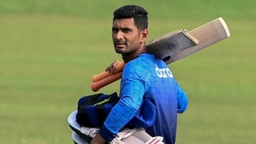 অবসরে যাওয়া মাহমুদউল্লাহকে এখনই বাংলাদেশের ক্রিকেটে যুক্ত হওয়ার আ