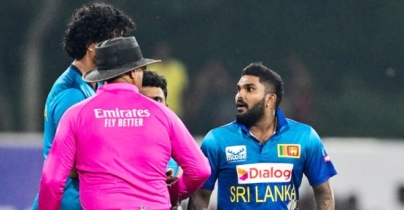 আম্পায়ারকে চাকরি খুঁজতে বলে নিষিদ্ধ শ্রীলঙ্কার অধিনায়ক