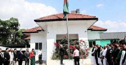মালয়েশিয়ায় বঙ্গবন্ধুর প্রতিকৃতিতে হাইকমিশনারের শ্রদ্ধা