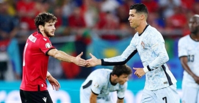 ‘কল্পনাও করিনি’ রোনালদোর ব্যবহারে মুগ্ধ জর্জিয়ার জয়ের নায়ক