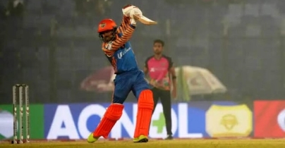 শেষ ওভারে ছক্কায় রুদ্ধশ্বাস জয়, সেরা চারে খুলনা শেষ ওভারে ছক্কায় রুদ্ধশ্বাস জয়, সেরা চারে খুলনা
